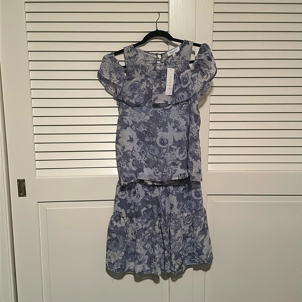 Two piece outfit brand new